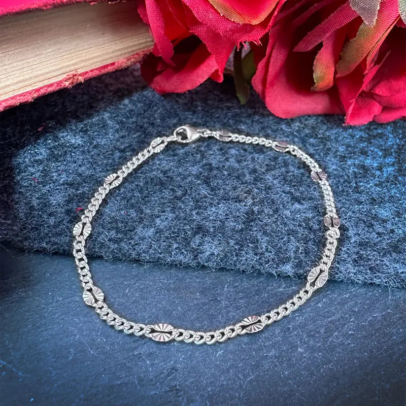 Saturn Curb Chain in Sterling Silver Halstead