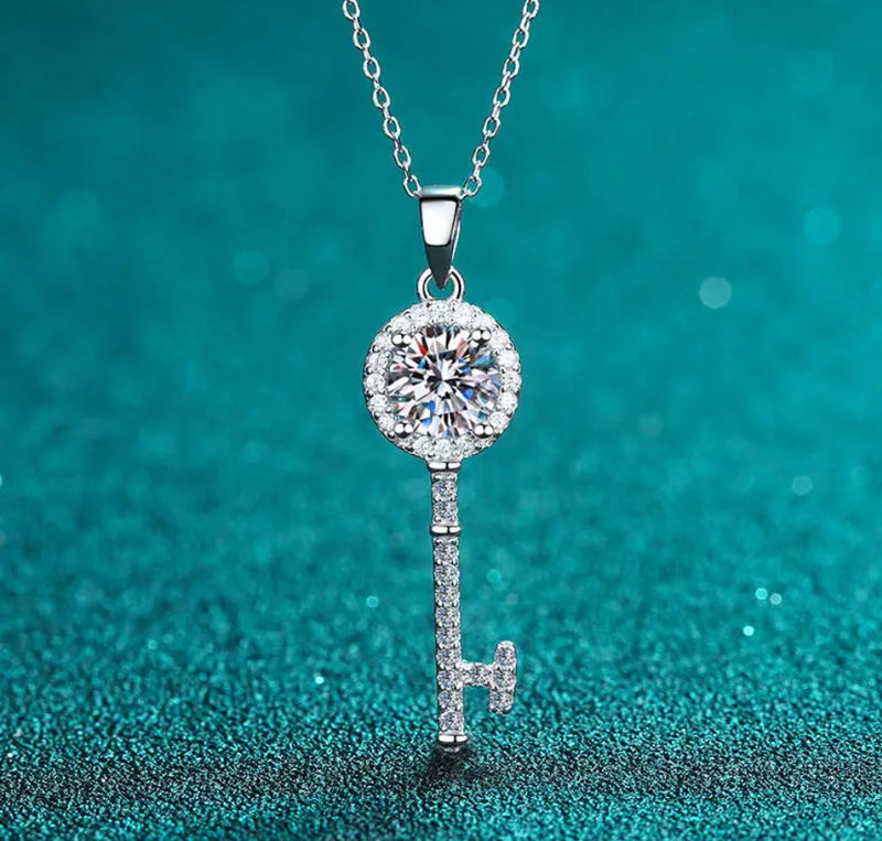 Moissanite Key Pendant Necklace in 925 Sterling Silver: 1.0 ct Faire